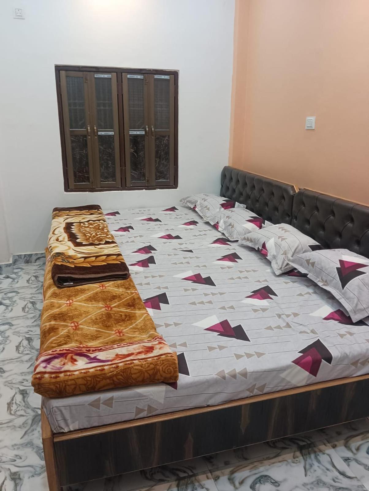 Laxman Guest house Varanasi